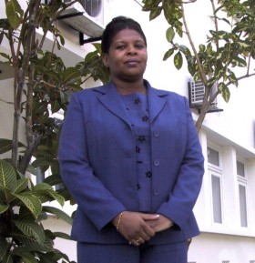 Ministra da Justiça desmente rumores segundo os quais o governo teria imiscuído nas decisões dos tribunais