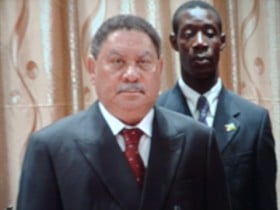 FRADIQUE DE MENEZES na foz de Água Telha