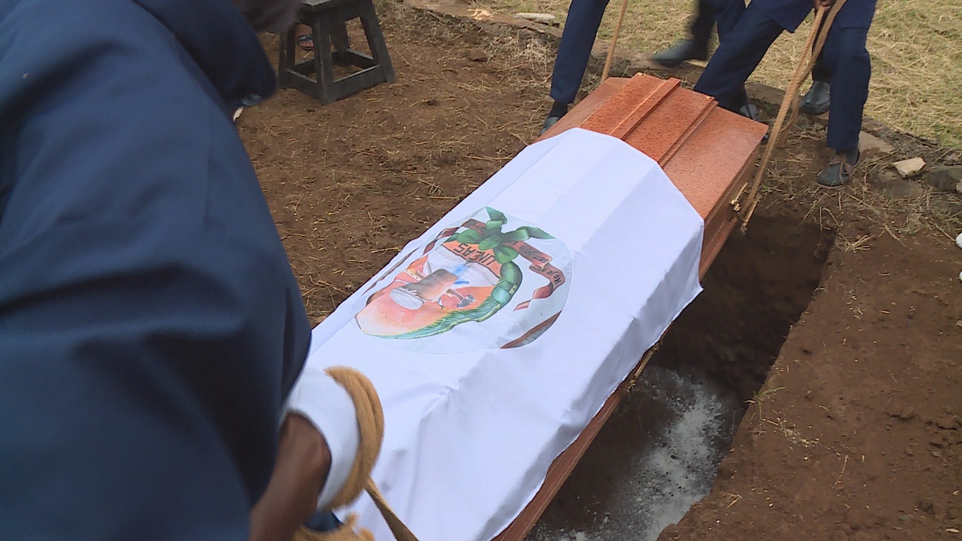 São Lima descansa eternamente há 10 dias – Descanso perturbado 4 dias depois do funeral pelo deputado dos congelados